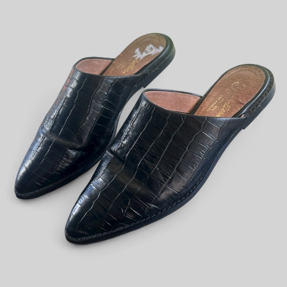 Seychelles black leather pointed toe ladies mules size 6.5 medium preppy